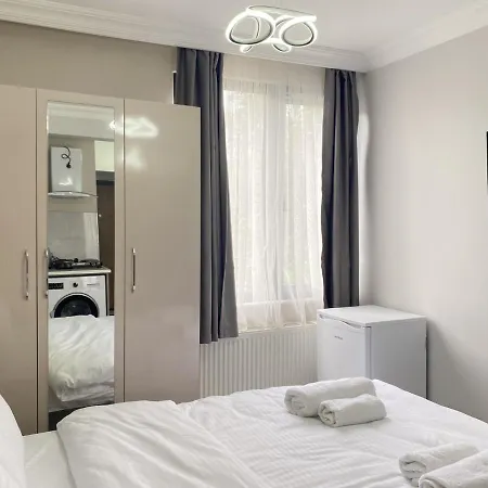 Chic Studio Flat 5 Min To Trump Tower And Metro Apartment Istanbul
